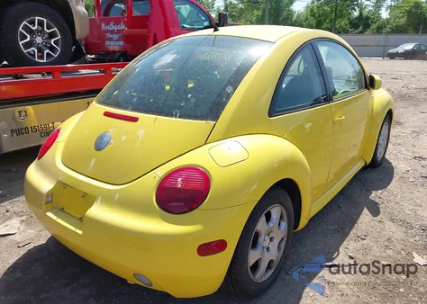 2002 Volkswagen New Beetle Gls z USA, uszkodzony, nr VIN 3VWCK21CX2M450876